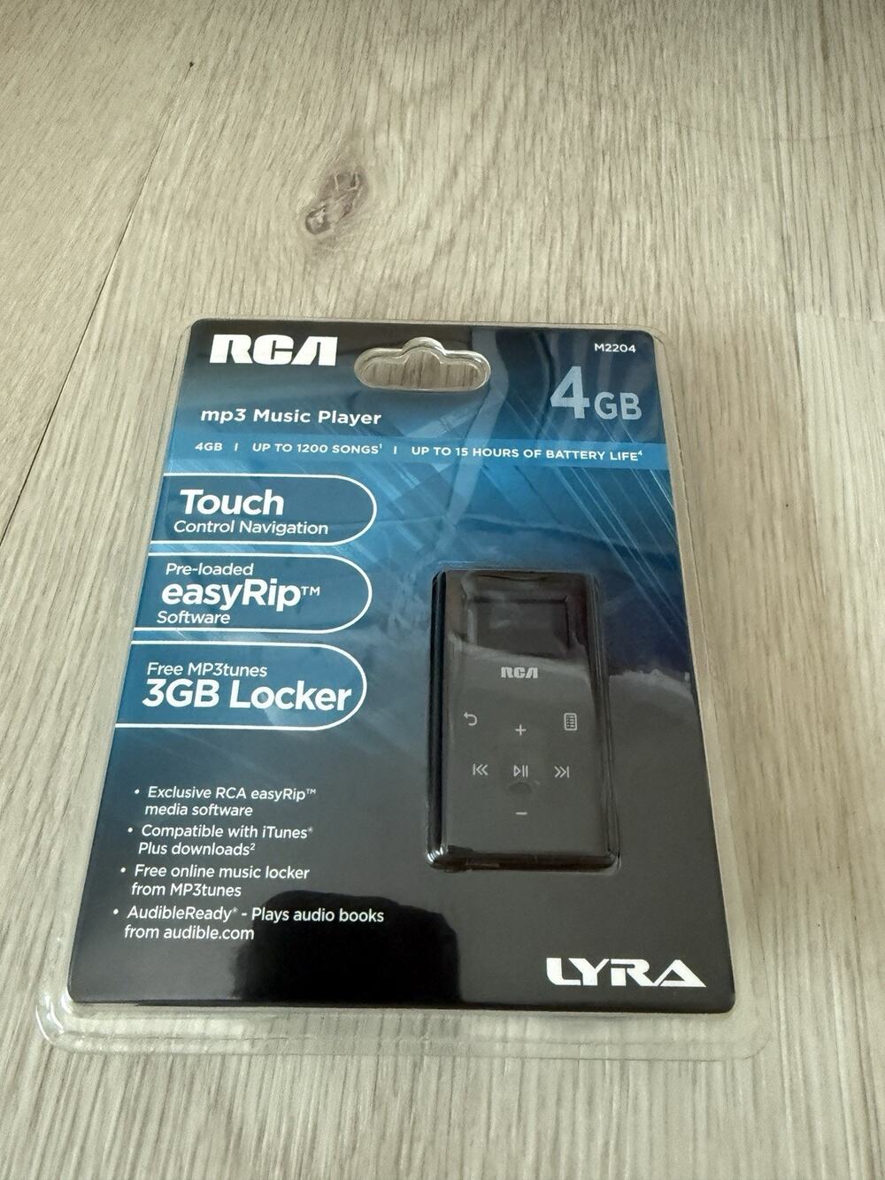 NEW RCA Lyra 4GB MP3 Music Player M2204 Touch Control Black Sealed